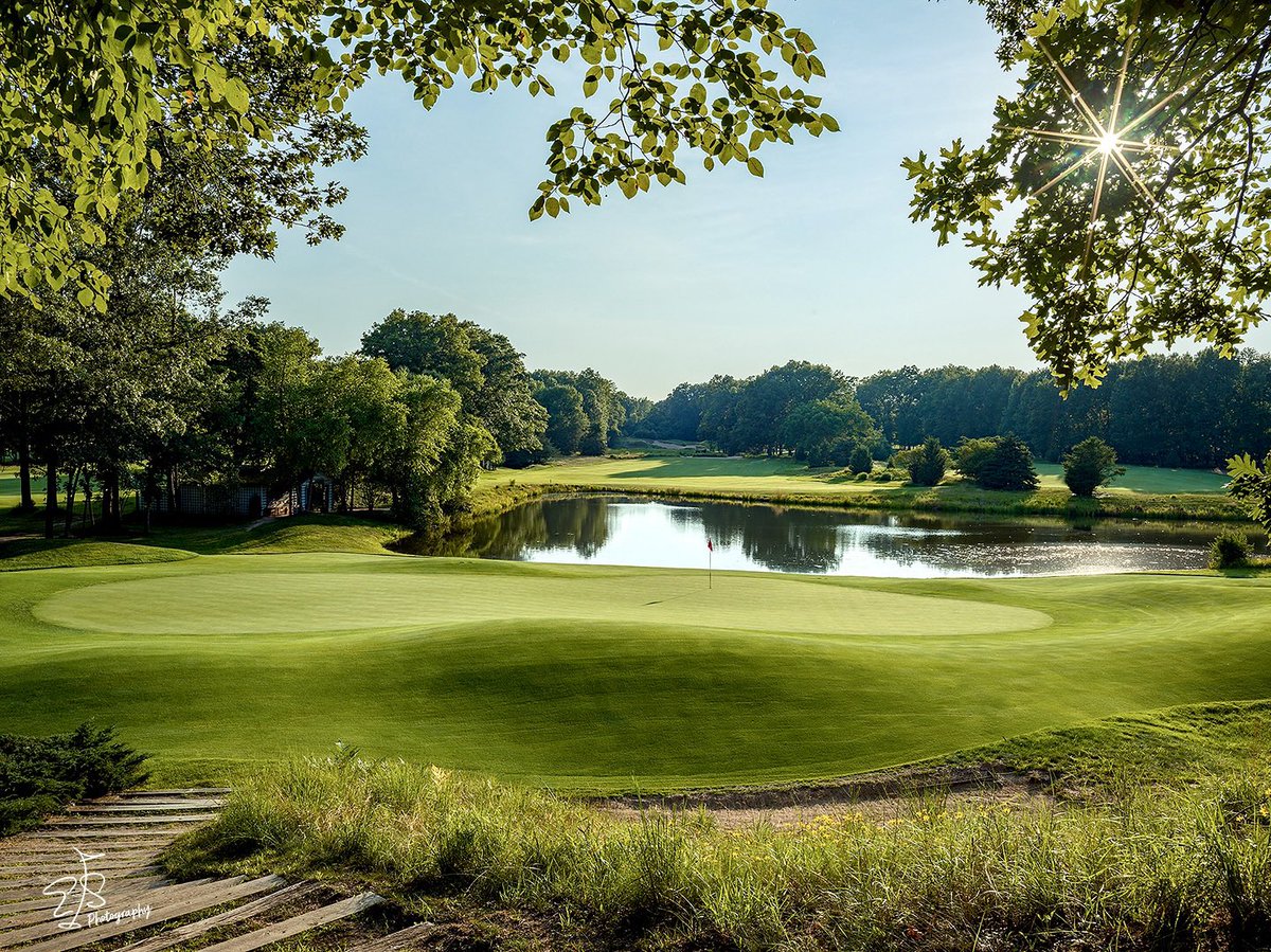 it looks like Pine Valley &amp; it was inspired by the great course NJ, but it’s not.  it was Mike Keiser’s first course &amp; The inspiration that lead to Bandon Dunes.  Tucked away in the sandy soil of southwest Michigan is The Dunes Club. Best 9 hole course?
 #golfcoursephotography