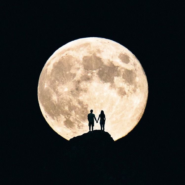 tango_suicida's tweet photo. y de postre un sol maldito que termine de volverme loco... que ya sabes que la luna a mi siempre me sabe a poco https://t.co/layqZTGCDn