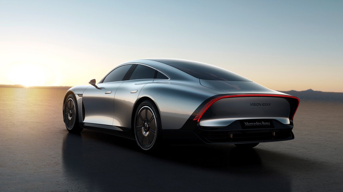 SawyerMerritt's tweet photo. NEWS: Mercedes has unveiled Vision EQXX. It’s not going on sale ever, but Mercedes says much of what it learned in putting the Vision EQXX together will find its way into prod EV's one day.

• 621 mile range
• 6 miles per kWh efficiency
• 900v system
• 0.17 drag efficient https://t.co/IYKK2EglEB