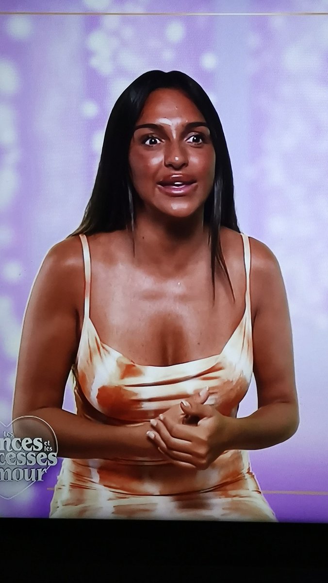 cecile158's tweet photo. Mais Soraya c'est vraiment deux salles, deux ambiances. Quand on le dit que le maquillage change une femme c'est réel
#LPDLA9 #LPDLA #lpda9 https://t.co/t99fqSDWWY