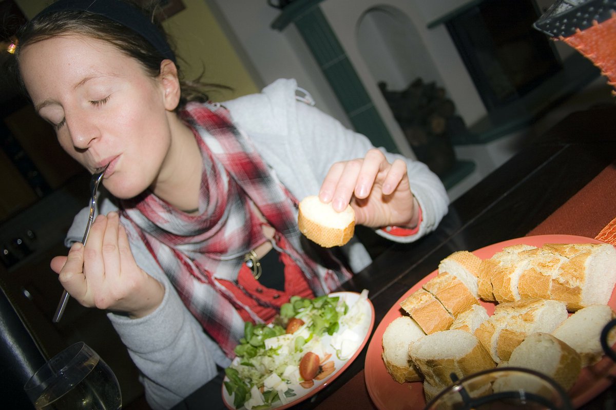 TheCurrent's tweet photo. Monday means #AnswerToLooch!
Mary Lucia wants to know:
"What’s the last thing you ate on December 31 2021?
How will that manifest symbolically for your 2022 future?"
Reply in this thread, then listen at 5 p.m. CST when Mary reads your responses on the air.
(📷: Pixabay) https://t.co/XkaOXGRNSK