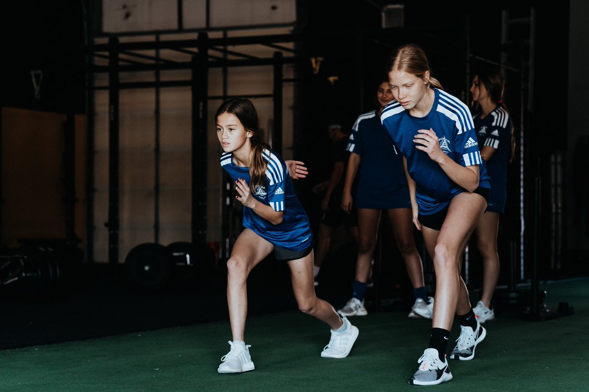 eptsoccer's tweet photo. Back to the grind tonight w/ our Solar 08g POD. Let’s go ladies!
💙💪🏼⚽️⚽️⚽️
#weownmonday #eptSolar #theblueprint https://t.co/nsdeExTv0r
