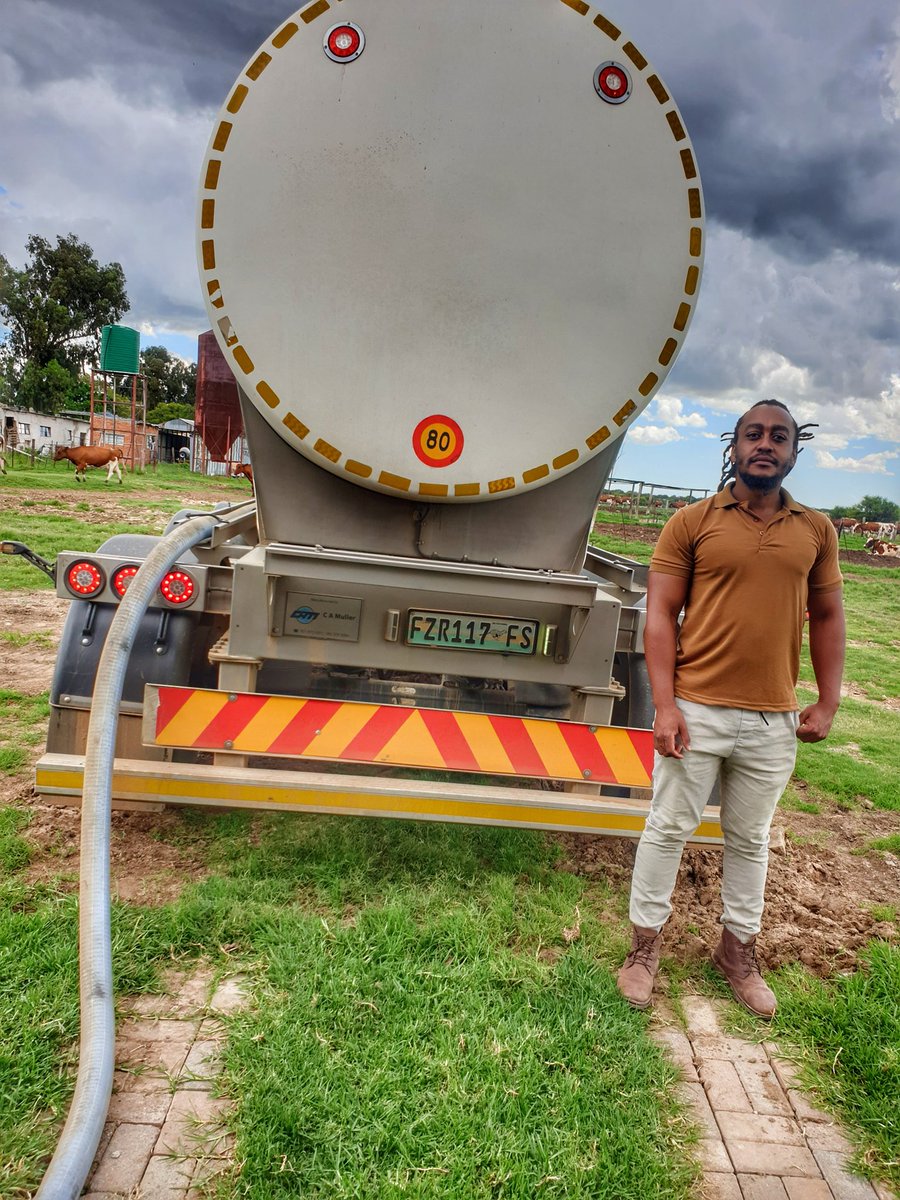 ZolileSoka's tweet photo. Today we had the first milk pick up of 2022. 70% of our herd is in milk at a time. One of the goals for the year is to get that number to atleast 80%.
I'm honestly blessed and privileged to be working with my family towards building a sustainable agribusiness. https://t.co/s9eeVkkSSt