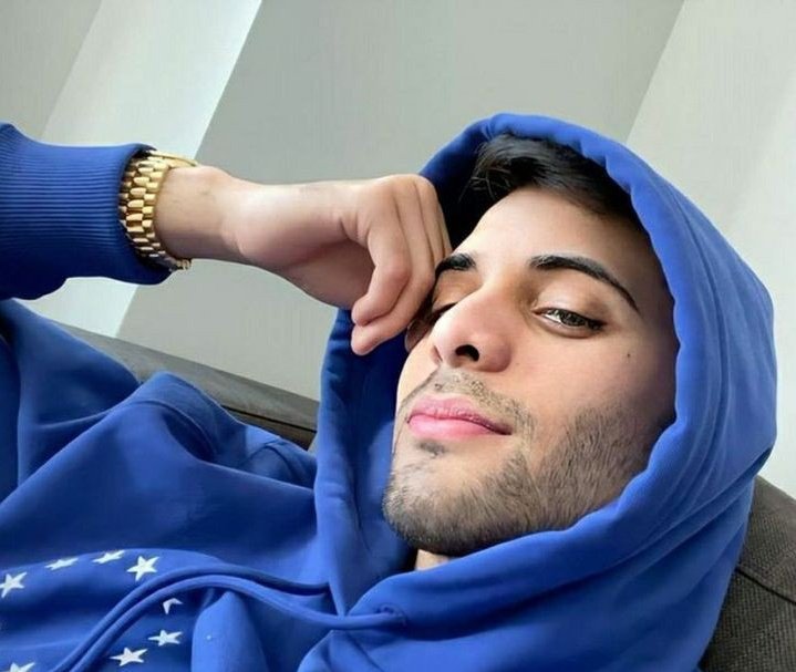 corbynados's tweet photo. brian dɑɥ 💘
☆🇨🇺
#Ericks21 #HappyBdayErick
Estaba pensando anoche acostado en mi cama, qué escribirte en tu cumpleaños. luego me detuve y pensé que no podía darte nada + https://t.co/H78ru0peEn