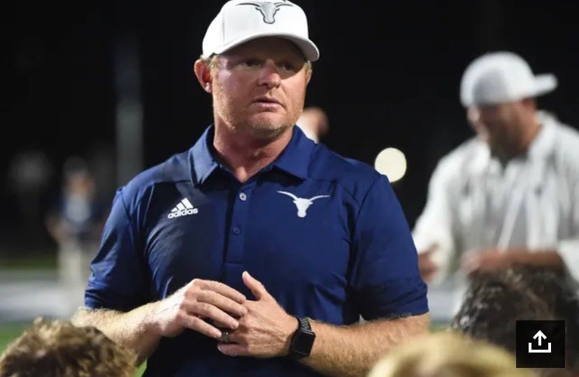 Packer_sports's tweet photo. Congratulations to Anderson County head football coach Davey Gillum, named the head coach for East Tennessee for the 2022 “Commercial Bank Rivalry Showcase!” @wvlt @prepxtra @VarsityAllAxs @ACMav4Life @AustinPriceless @rivalrythursday @CoachTcom @_Cainer https://t.co/xNzD3YUYda