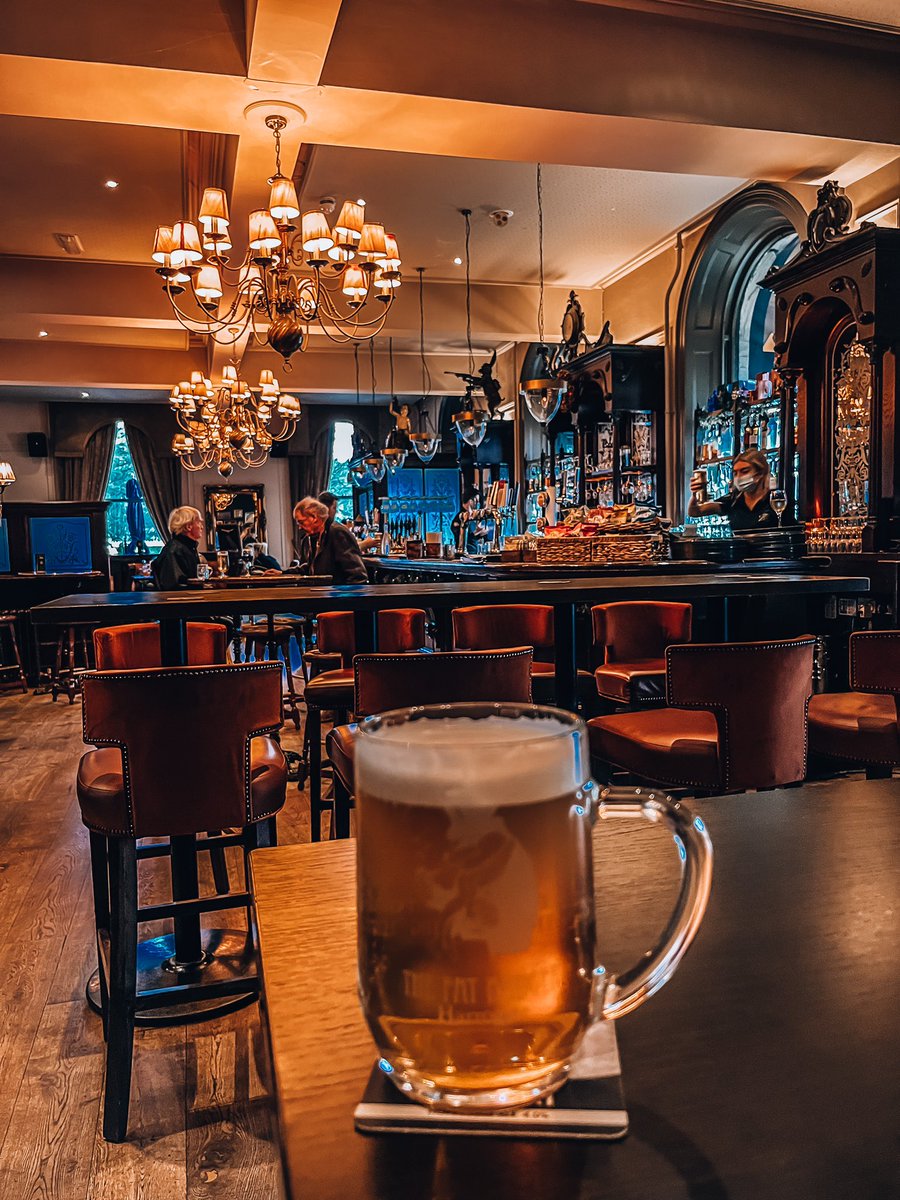 benstubbs's tweet image. Fat Badger, Harrogate. Cracking boozer. £5.20 for a pint of Landlord, not so cracking 😳😳. #ahmuch