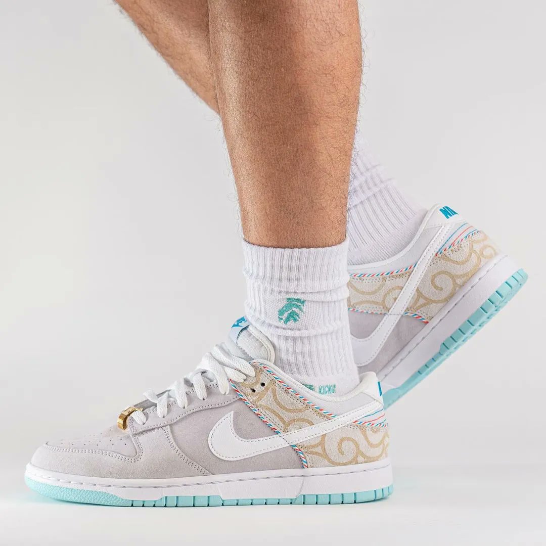 TheSiteSupply's tweet photo. Nike Dunk Low "White Barber Shop" 👟

🗓️ Coming Soon...

📸 yankeekicks IG https://t.co/Lufm6riN1T