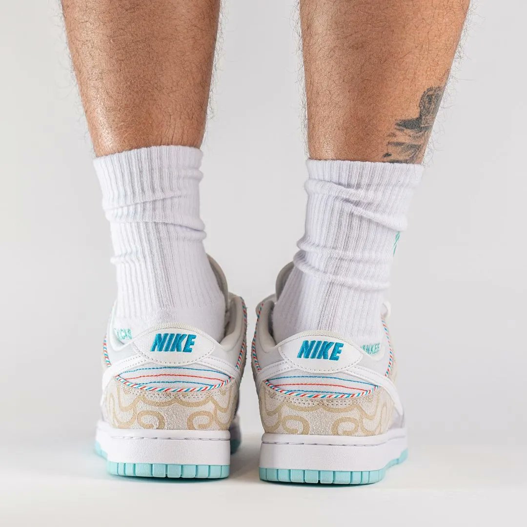 TheSiteSupply's tweet photo. Nike Dunk Low "White Barber Shop" 👟

🗓️ Coming Soon...

📸 yankeekicks IG https://t.co/Lufm6riN1T