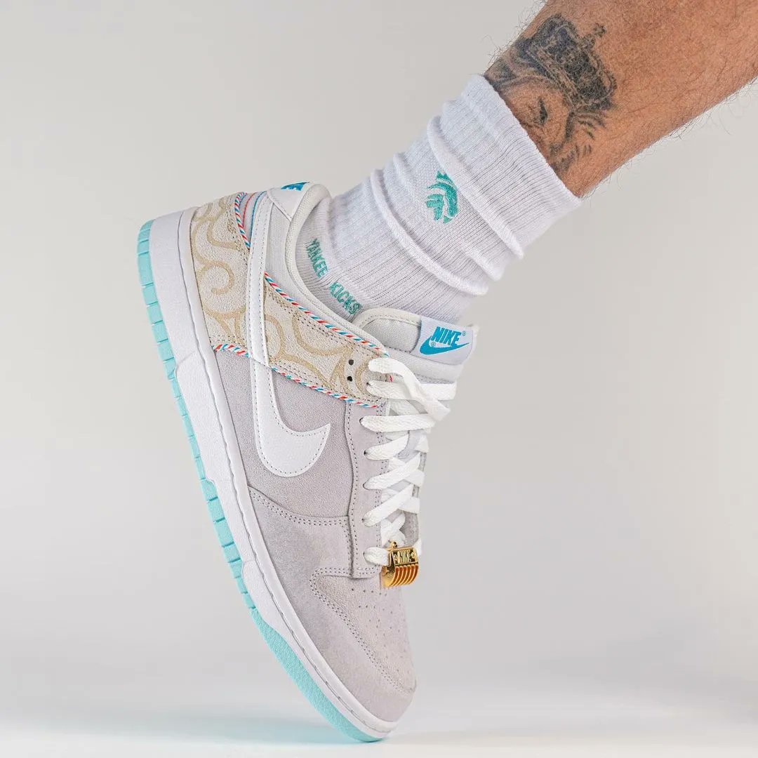 TheSiteSupply's tweet photo. Nike Dunk Low "White Barber Shop" 👟

🗓️ Coming Soon...

📸 yankeekicks IG https://t.co/Lufm6riN1T