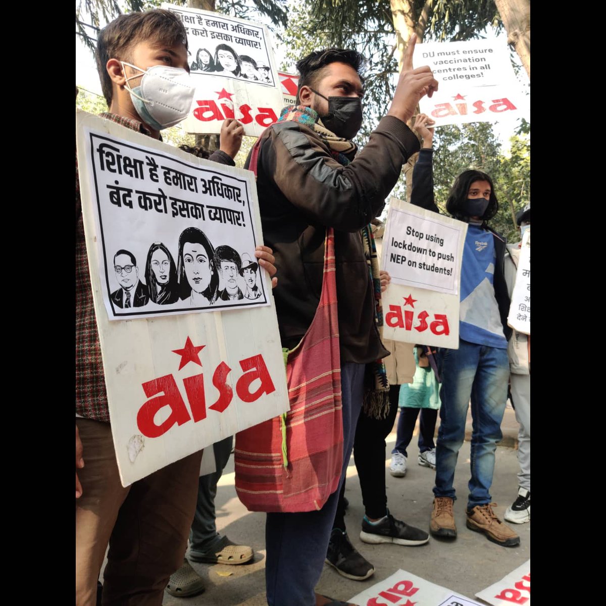 sauravraghuveer's tweet photo. The harsh winter couldn't stop students from demanding basic rights! Join AISA's historic movement to save education from private mafias..
#2monthsofstruggle
#strugglecontinues https://t.co/T7gJVOKEdV