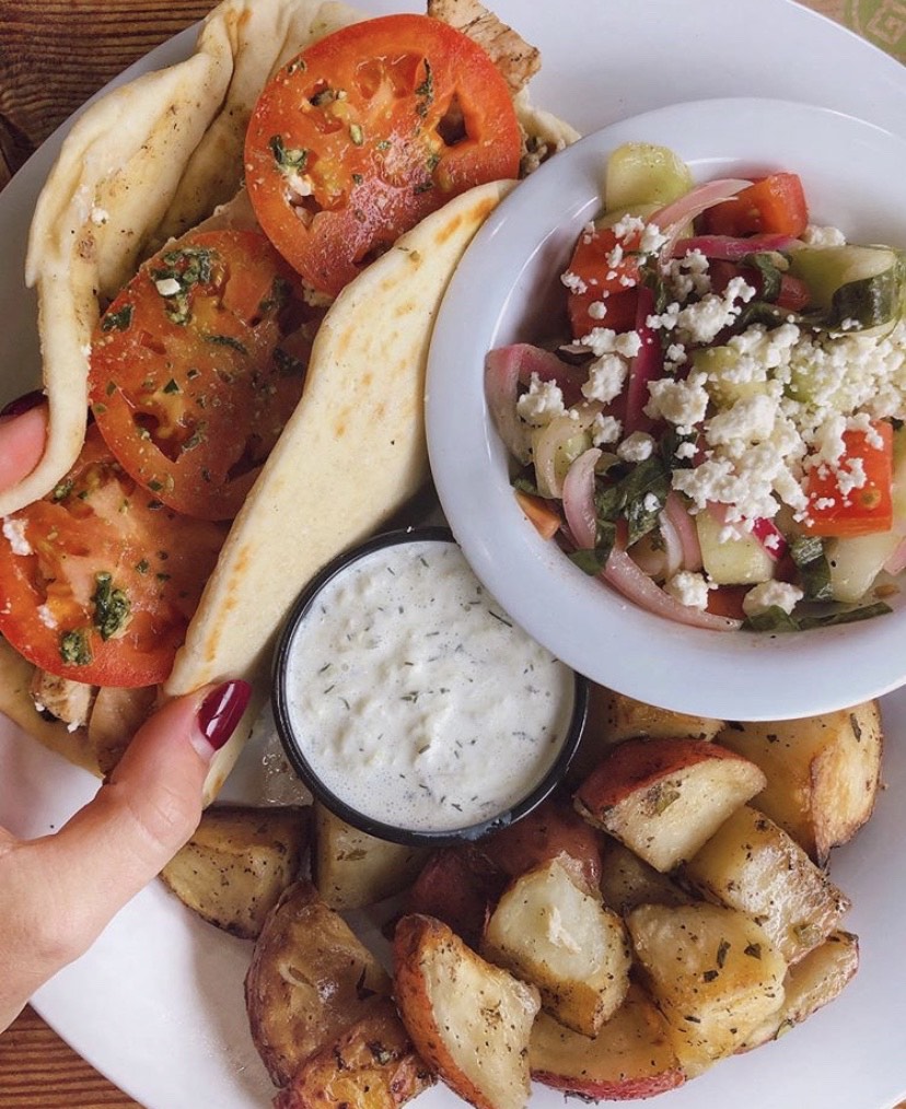 Fresh for your enjoyment! 🍅 Pick up a Chicken Pesto Gyro conveniently through our curbside feature. #tazikis #livethegoodlife