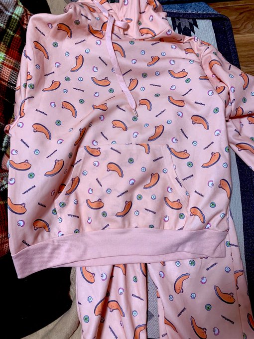 ドンキ行ったらきりみ様パジャマラス1だったので当然買いました 