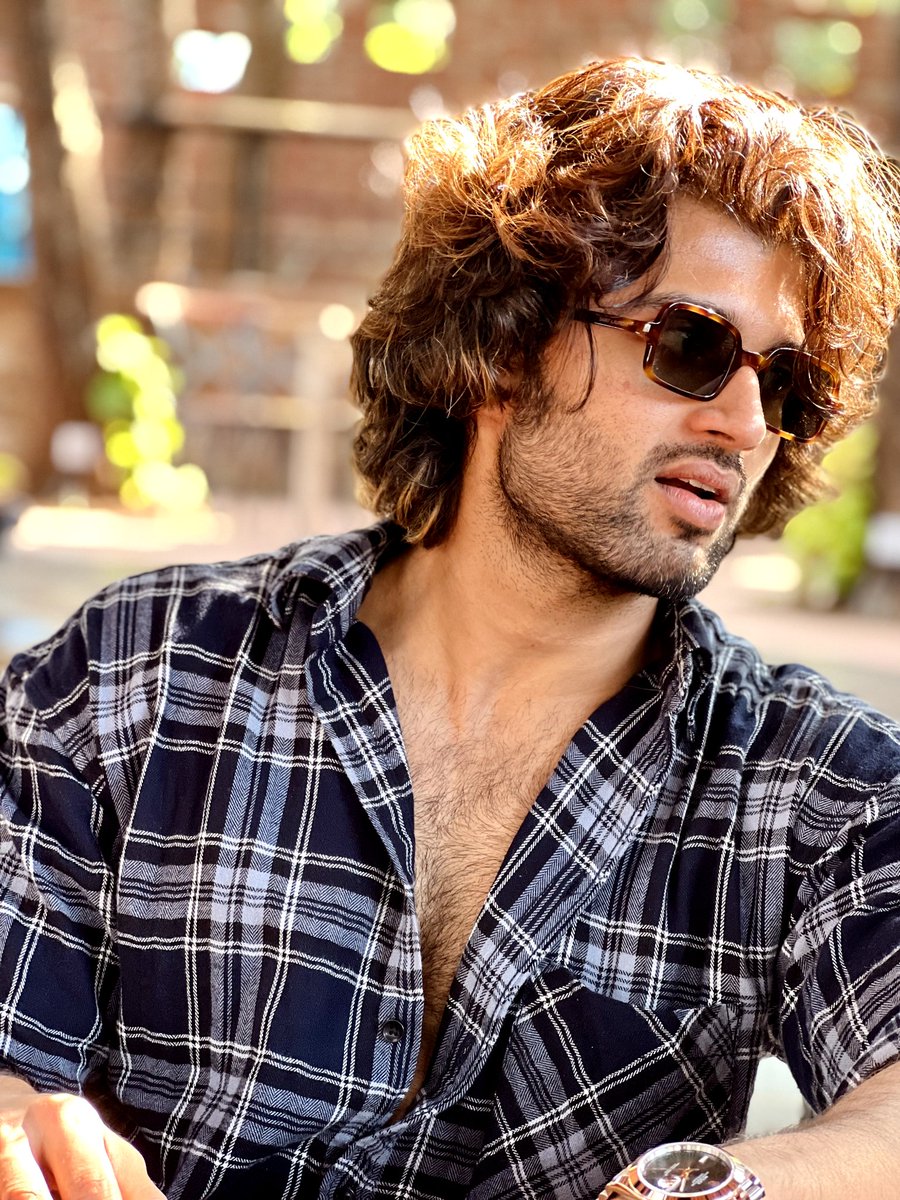 teja_talkies's tweet photo. Vijay Deverakonda and Puri Jagannadh will be shooting for #UnstoppableWithNBK tomorrow.
#VijayDevarakonda
#Liger
#LigerFirstGilmpse https://t.co/WvDnbfQhnR