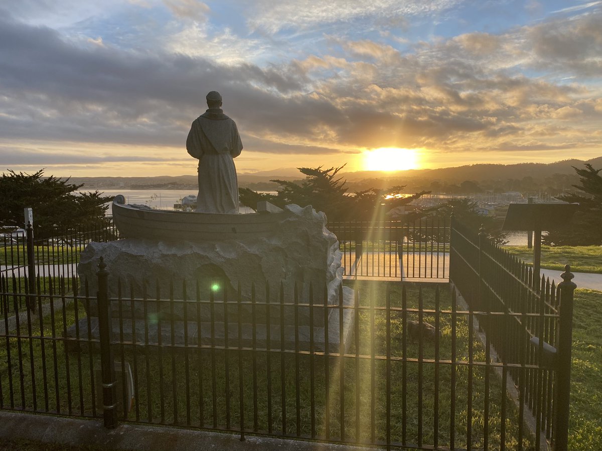 PwrfulM's tweet photo. ELO down 350 points since Master League started. It’s been humbling and frustrating trying to learn a brand new league. But at least the sunrise this morning was beautiful ☀️ https://t.co/hqfDvxP4Gj