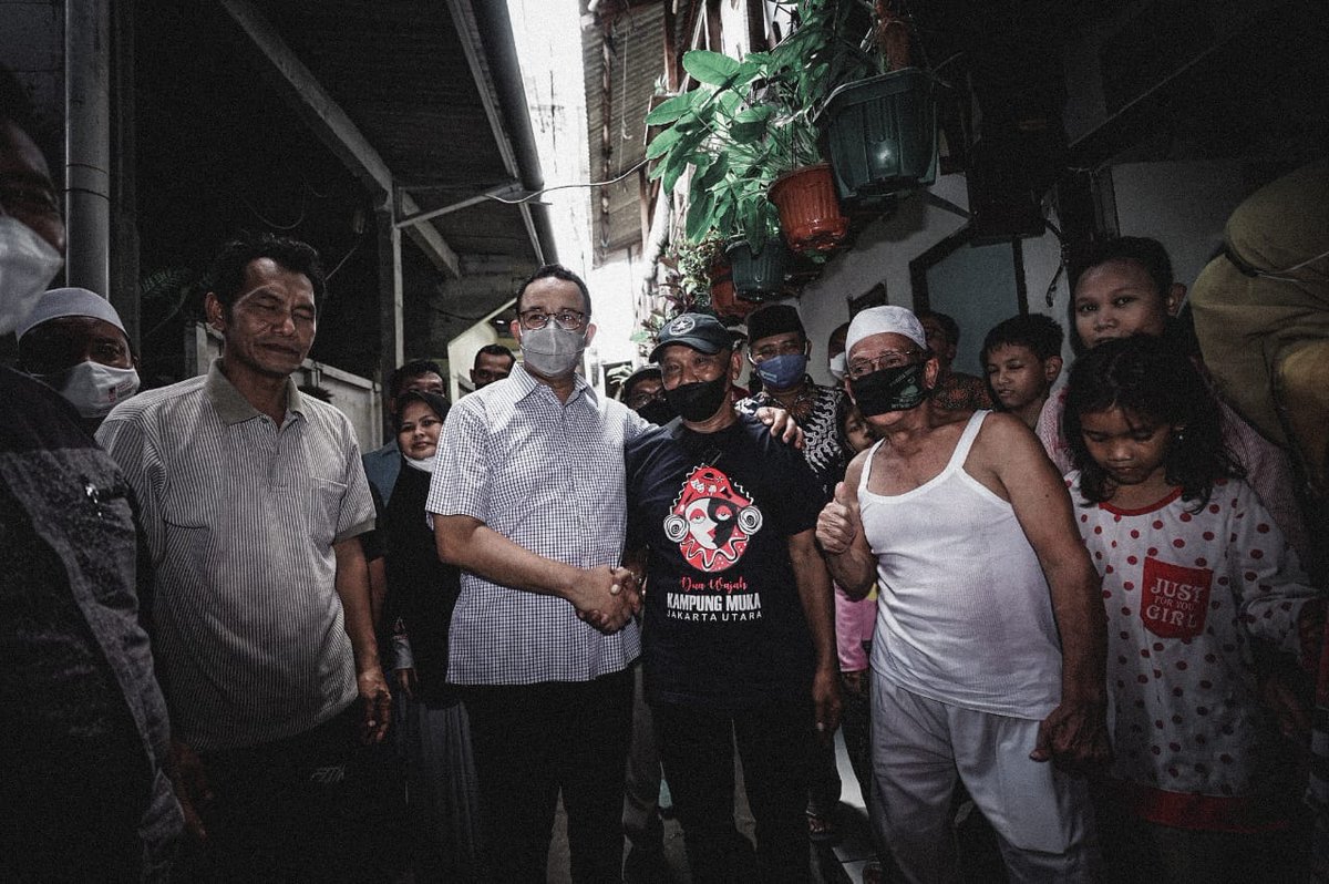 aniesbaswedan's tweet photo. Senang dapat berkunjung kembali ke Kampung Muka, RW 04, Kelurahan Ancol, Pademangan, Jakarta Utara, kemarin.
Alhamdulillah, 1000 KK yang tergabung dalam Koperasi Kampung Muka Mandiri telah menerima IMB Kolektif.
#KampungMuka
#CommunityActionPlan
https://t.co/xNvThPQiaZ https://t.co/EbfGLoxPCx