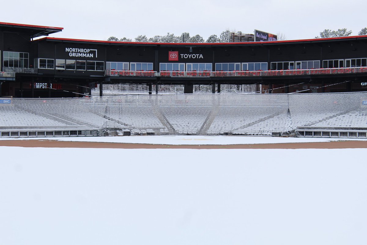 trashpandas's tweet photo. S N ⚾️ W  S H ❄️ W https://t.co/KeChF1QFA4