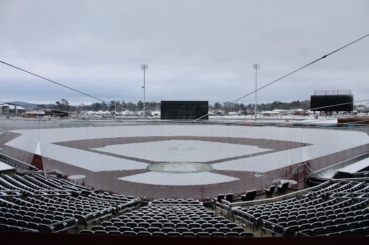 trashpandas's tweet photo. S N ⚾️ W  S H ❄️ W https://t.co/KeChF1QFA4