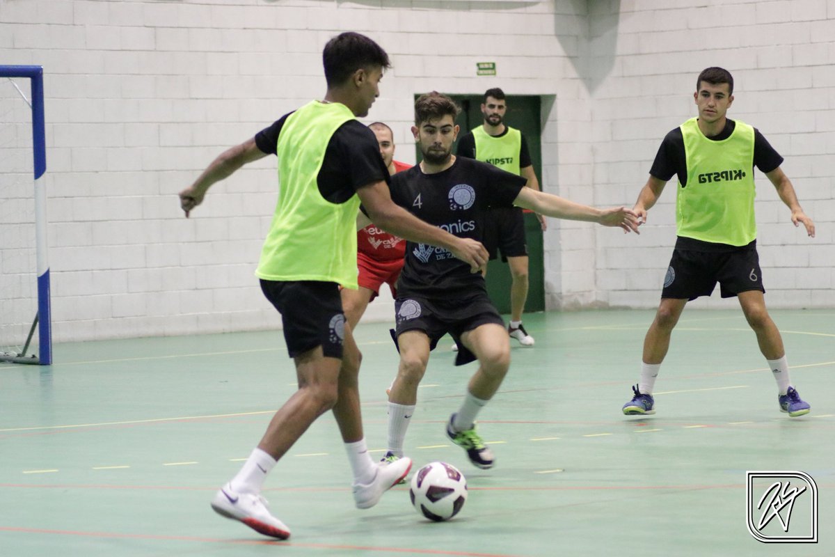 SalaZamora's tweet photo. โฝ๏ธ VUELTA AL TRABAJO |
El equipo reanuda esta semana los entrenamientos para retomar la competiciรณn de la mejor forma posible.
#CreciendoJuntos
#GoISZ https://t.co/VUv8haEpNs