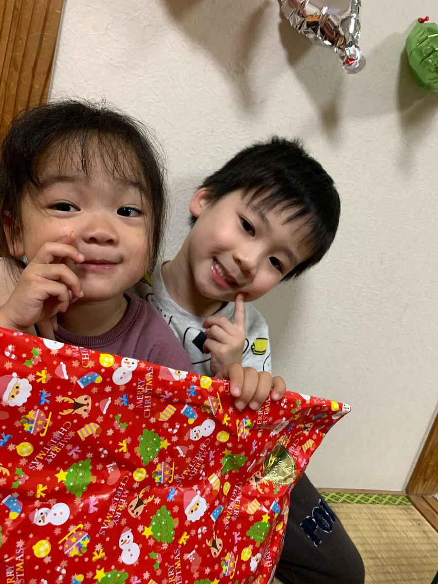 ry0ry06's tweet photo. はよ寝らんといかんの分かってるけど寝れんし
今日から仕事は本当憂鬱やけど
今年も子供達の為に頑張ろ😌💗💗💗 https://t.co/cnAyB7TTYh