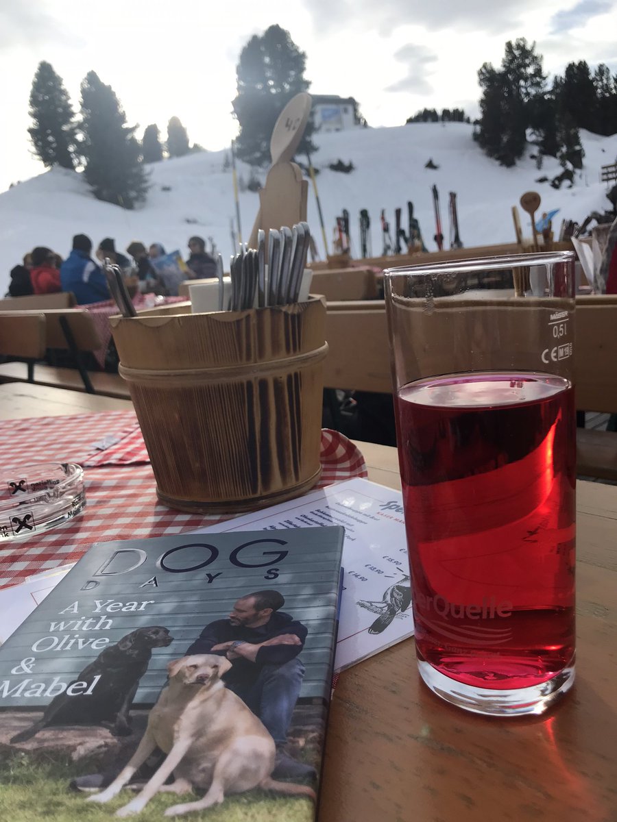 SiobhanPeters2's tweet photo. A sore leg stopped me skiing but I made up for it by reading a book outside in the sunshine. What a treat! @MrAndrewCotter https://t.co/eBwomdHibz