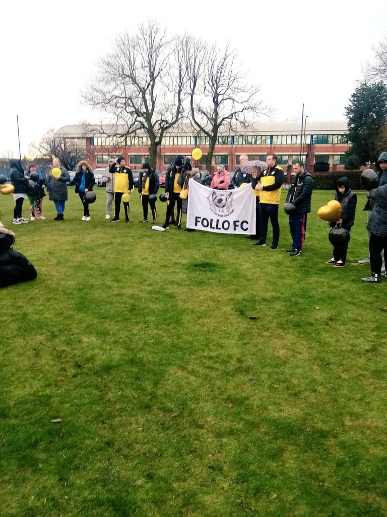 Follofc_uk's tweet photo. Yesterday we paid tribute to one of our players @Benjami99440176 sadly killed on the M602 in Salford over the Xmas break 28/12/21 sadly missed but never forgotten. You will always be our @Follo_FC brother Ben. Back together with your boy ALFIE 💔. #Alfie24 @AvroFC #dadscrytoo https://t.co/qKijKsS0Ji