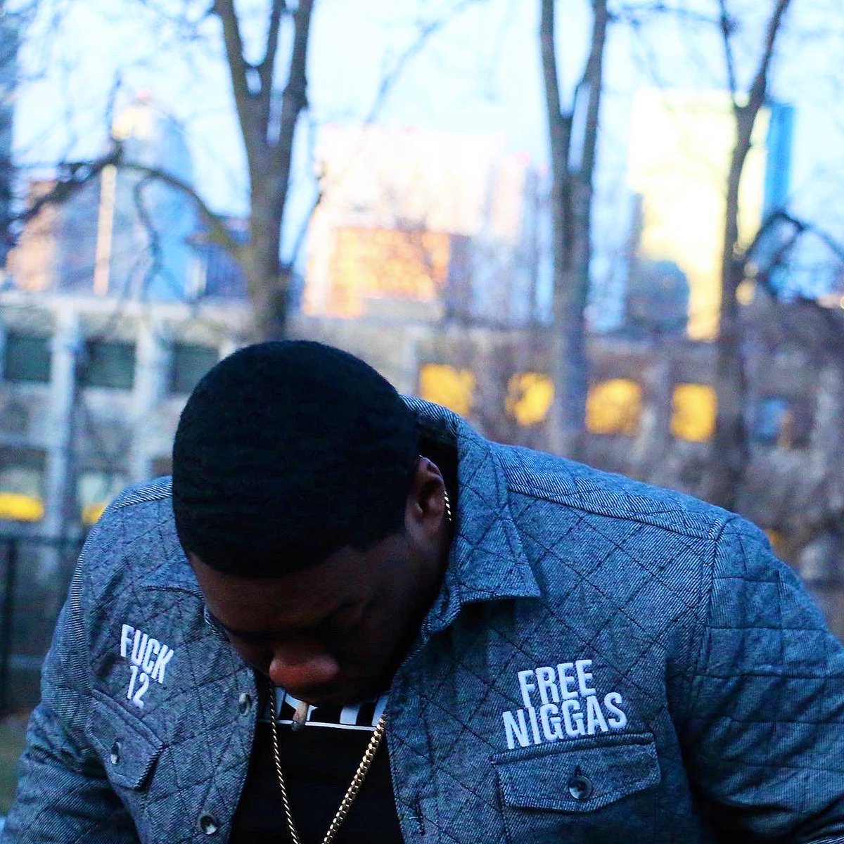 SideStreetCapo's tweet photo. Another Birthday in the clink this shit played out but turn me up on @AppleMusic &amp; all other streaming services I’m one of them ones out here real 🐐 #FreeMe #FreeNiggas HAPPY BIRTHDAY CAPO 🔓 https://t.co/useBuxD7y6