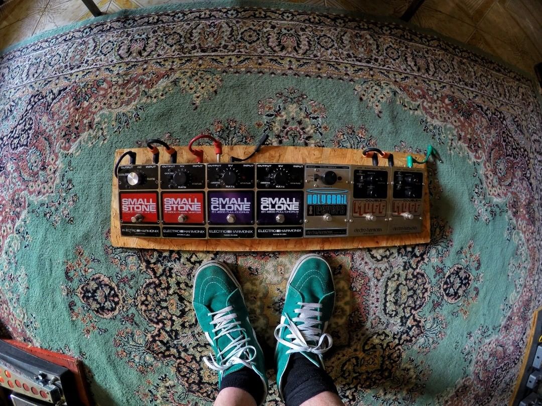 EHX's tweet photo. Linked to the past
📷 Claudio Rinaldi Rolando
#electroharmonix #guitareffects #guitargear #guitarpedals #ehx #smallclone #smallstone #holygrail #doublemuff #mufffuzz https://t.co/nb9vtTnmJh