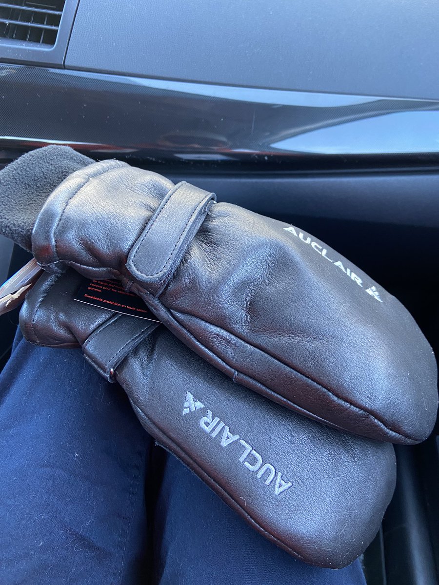 steevey's tweet photo. #Auclair coûte la peau du cul 🤯
Pas grave, je les aime. https://t.co/2ARXpXOO2l