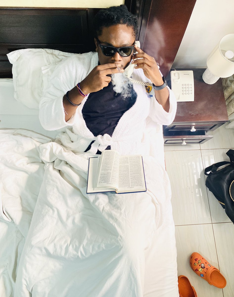 BlackMyth_'s tweet photo. mood all year https://t.co/TEvhshxBkI