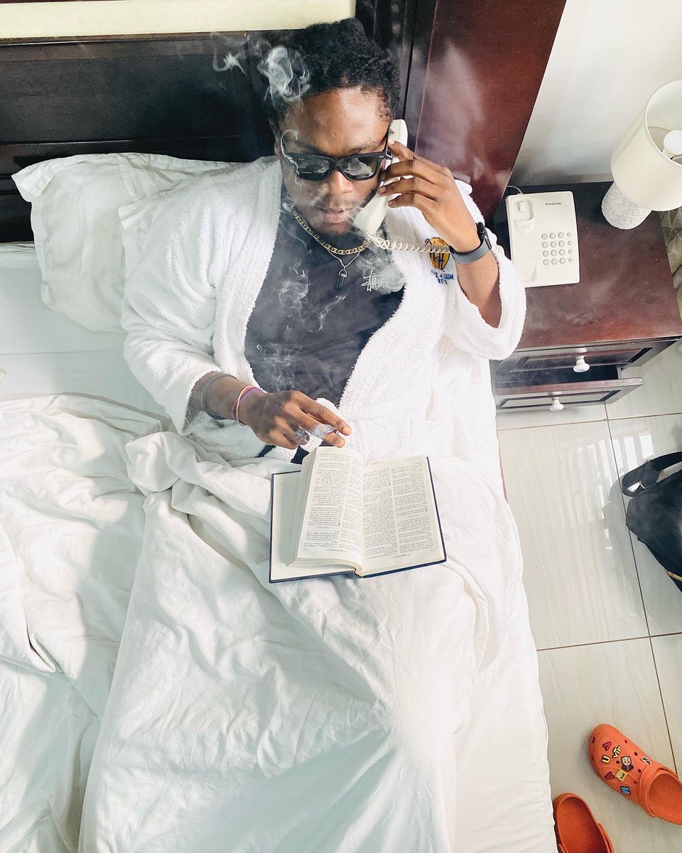 BlackMyth_'s tweet photo. mood all year https://t.co/TEvhshxBkI