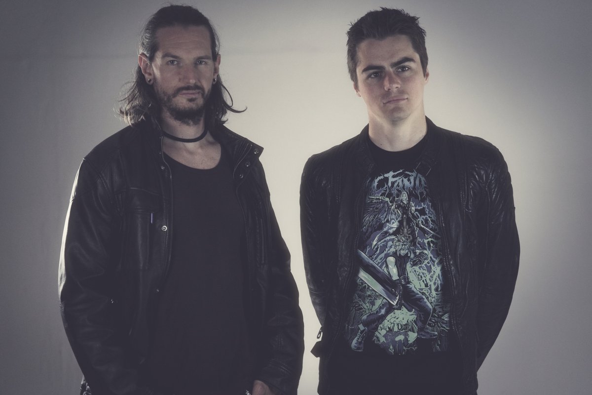 So, this is us - ARRON ROOM Vocals (left) LUKE HATTON Guitars / Production (right). Only 3day 8hrs until "You're Not Alone" is released. Take a listen to a teaser here \m/
distrokid.com/hyperfollow/ar…

#newmusic2022 #rockmusic #musicians #bands #HardRock #heavyrock  #FFVII