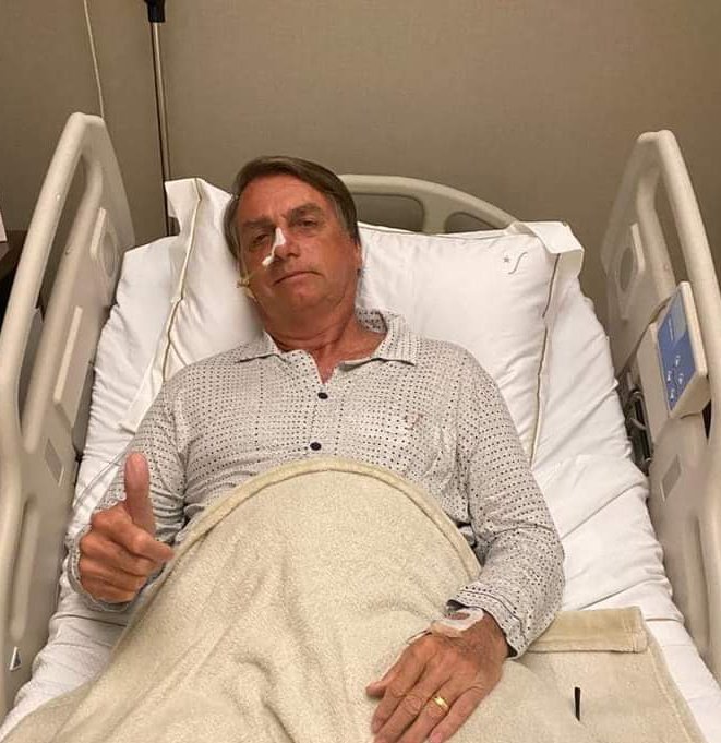 RosanaMrcia1's tweet photo. Em oração pelo nosso Presidente.
#forcapresidente
#QuemMandouMatarBolsonaro https://t.co/ZffpnSsYqn