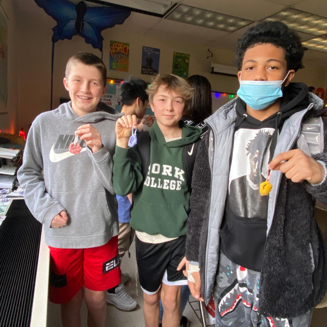 hempfield's tweet photo. Pioneer Students at Landisville Middle School created their own borax crystals in Mrs. Szmerda's classroom after learning about the crystallization of minerals in class. 💠 #UKnightED #BlackKnightPide @PrincipalDoug #PASuccess https://t.co/ZqKP9r8vHD