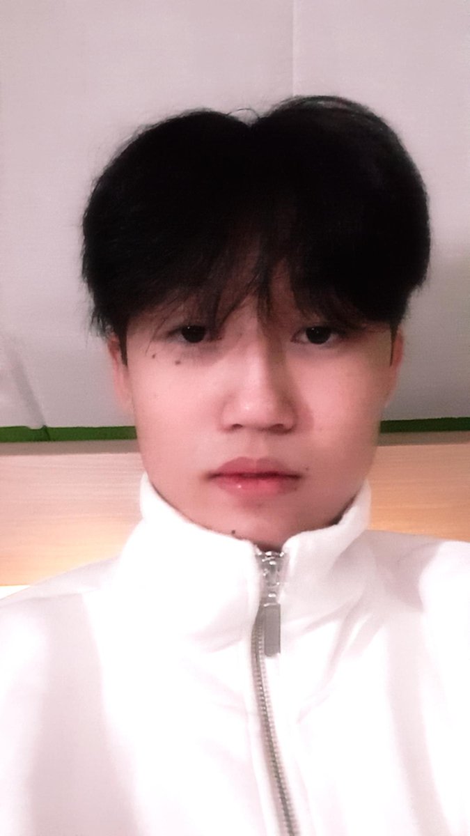 dkffuemfla's tweet photo. @poiuy_77qwe 이렇게 생김  병새신끼야 https://t.co/NtJYvxCPUo