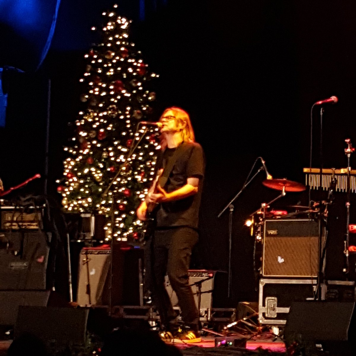 LiveMusicCda's tweet photo. It was so much fun seeing Moe Berg of @TPOHBand at the @AndyKimMusic #ChristmasShow. Cannot wait for their shows at @LeesPalaceTO! #GiftsOfLight #FromTheArchives #LiveMusic #RocknRoll #StaySafe #becauseWeLoveU https://t.co/8DDRHLkPcX