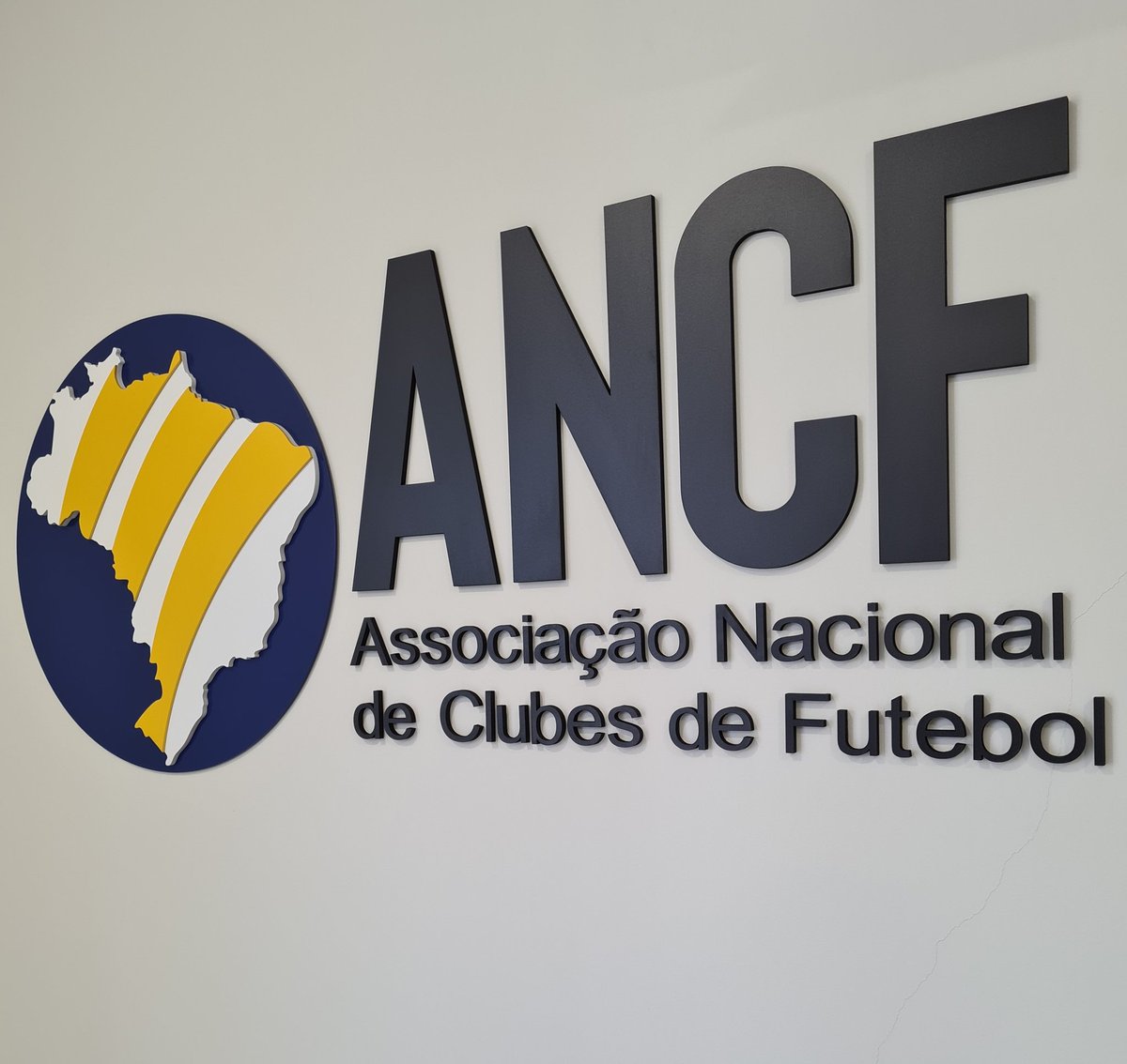AlinePeitl's tweet photo. 1ª... Segunda-feira de 2022 e já estou trabalhando!!!!!!!
Afinal, não cheguei até aqui dormindo... Foi na base de muito estudo, trabalho e dedicação!!!
Bora p cima!!!! ⚽️🙌🏻🏆
#gestaodefutebol #comunicaçãoesportiva #relacoesinstitucionais #anclubes #ancf https://t.co/PZ0Fp1NIl1