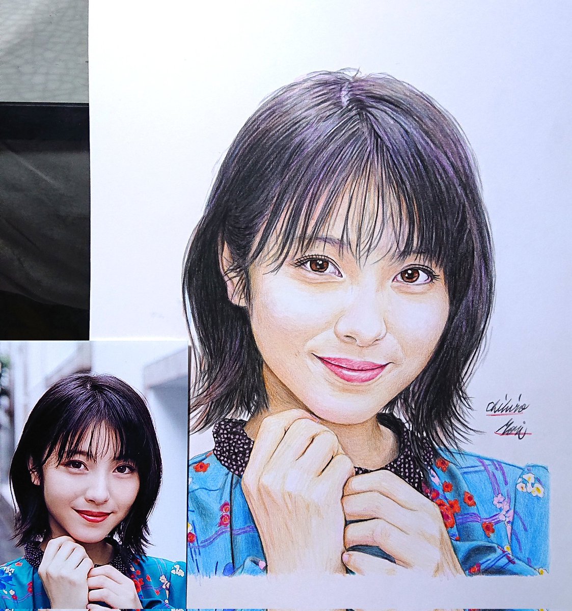 色鉛筆画　美人画　浜辺美波さん似？　① 浜辺美波さん✨ 描いた色鉛筆画と、見本にした写真です✏️ #浜辺美波