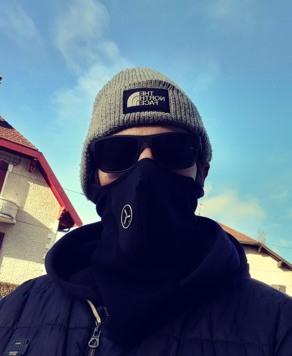 boolzer74's tweet photo. Débarque en tout noir comme des s.w.a.t #osirusjack https://t.co/lE9BP9xdXS