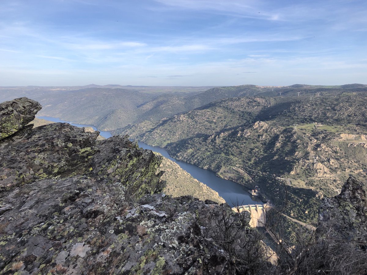 LuengoMondejarP's tweet photo. Disfrutando de #LasArribes del Duero. #Salamanca y @castillayleon desde #Portugal. #Lugares ⛰🔝🇪🇸🇵🇹 https://t.co/tUX6ve7j53
