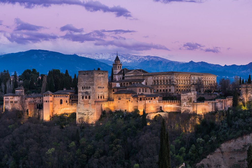 holywarsgame's tweet photo. The Alhambra Palace of Granada, over which the standard of the Catholic monarchs Isabella I and Ferdinand II was raised on January 2, 1492, flagging the completion of the #Reconquista. https://t.co/wD82rj7v7t