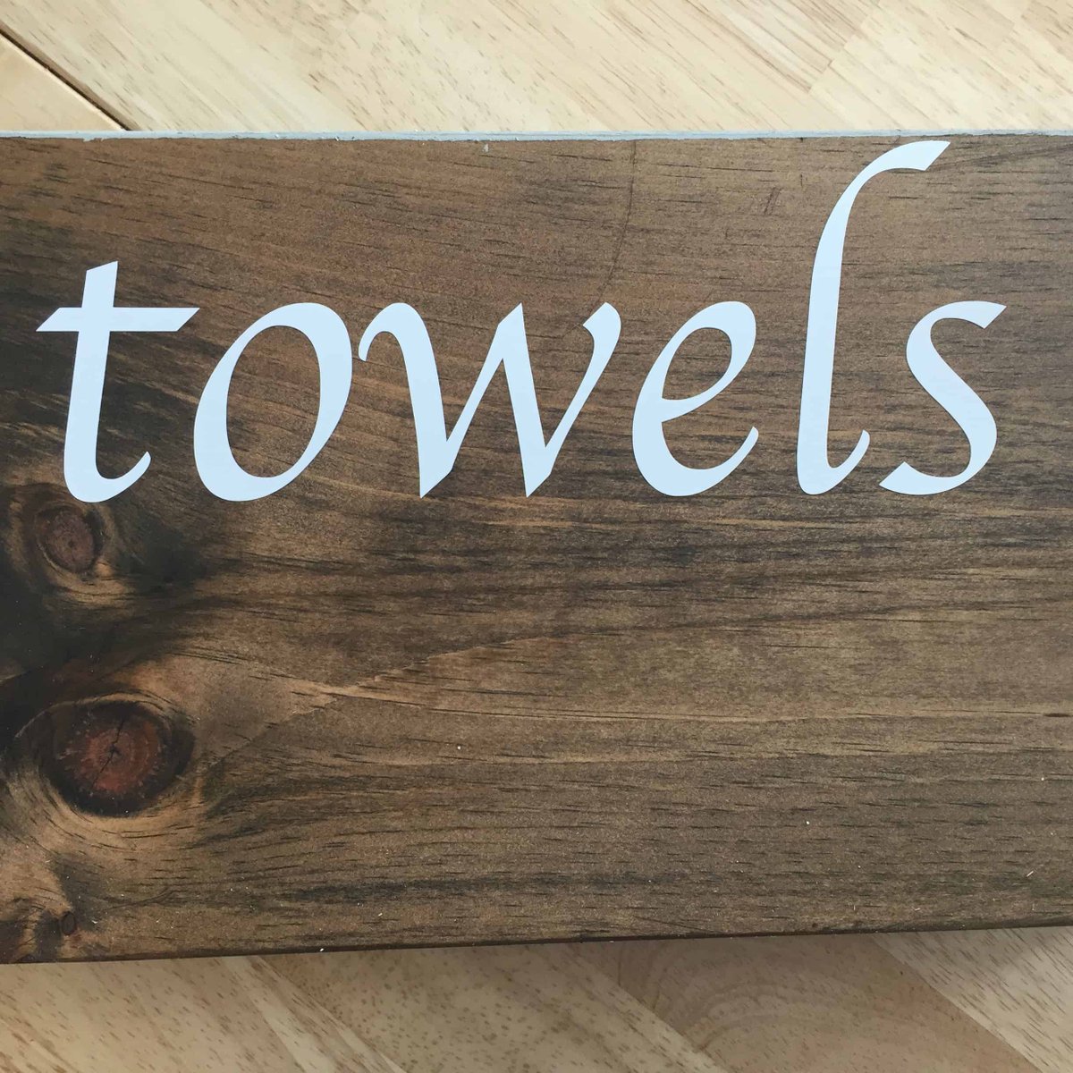 rlscott2012's tweet photo. This guide shows how simple it is to make a #DIY towel rack. #homeprojects  https://t.co/3NNia53SLc https://t.co/9l6JEZLaJ8