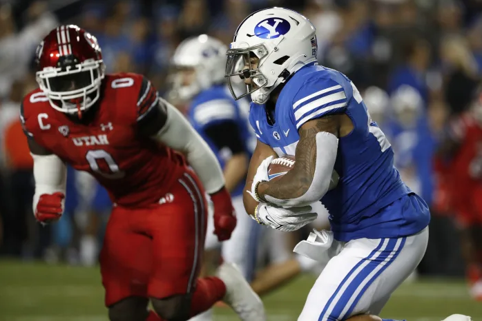 zach_barnett's tweet photo. BYU has the best uniforms in college football, full stop. Go ahead and @ me, I'm right.

https://t.co/aBhCLfNBHG https://t.co/Mo3Nx9HdLd