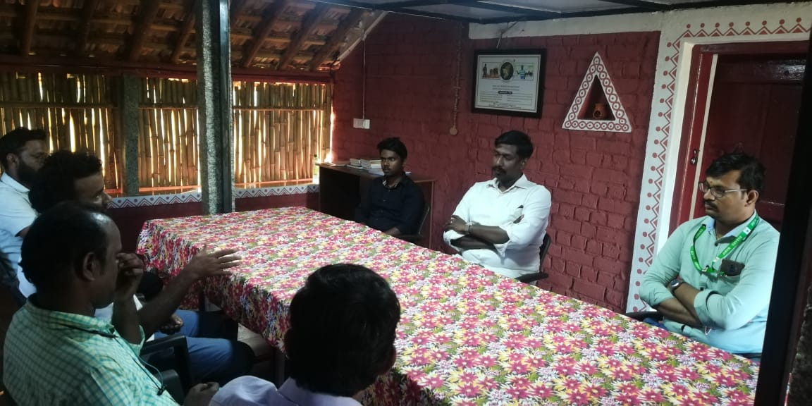 KabilanMadurai7's tweet photo. நபார்டு மதுரை மண்டல மேலாளர் இன்று மாலை தொழுவம் வருகை தந்து, தொழுவம் மேற்கொண்டுவரும் பணிகளை 
 ஆய்வு செய்தார்!! https://t.co/6nsA68Eein