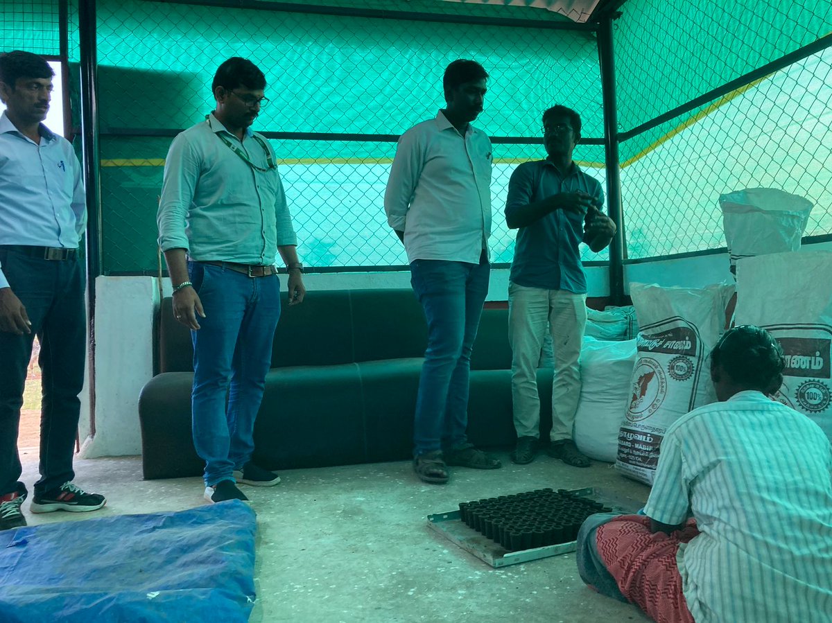 KabilanMadurai7's tweet photo. நபார்டு மதுரை மண்டல மேலாளர் இன்று மாலை தொழுவம் வருகை தந்து, தொழுவம் மேற்கொண்டுவரும் பணிகளை 
 ஆய்வு செய்தார்!! https://t.co/6nsA68Eein