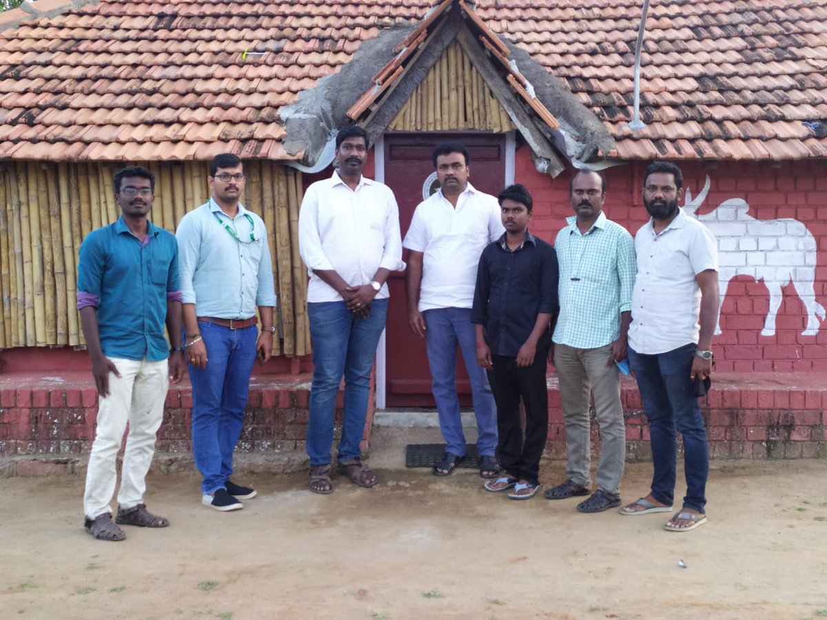 KabilanMadurai7's tweet photo. நபார்டு மதுரை மண்டல மேலாளர் இன்று மாலை தொழுவம் வருகை தந்து, தொழுவம் மேற்கொண்டுவரும் பணிகளை 
 ஆய்வு செய்தார்!! https://t.co/6nsA68Eein