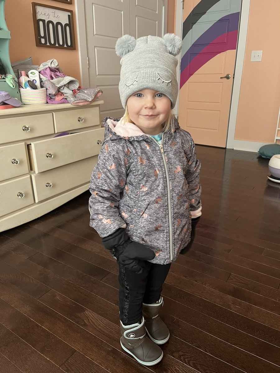 kristamischell's tweet photo. Sweet girl is all bundled up and ready to play in the snow!❄️☃️🌨
#winterwonderland #toddler #itssnowtime #2022 #murfreesborotn https://t.co/xOQzdcSjwj