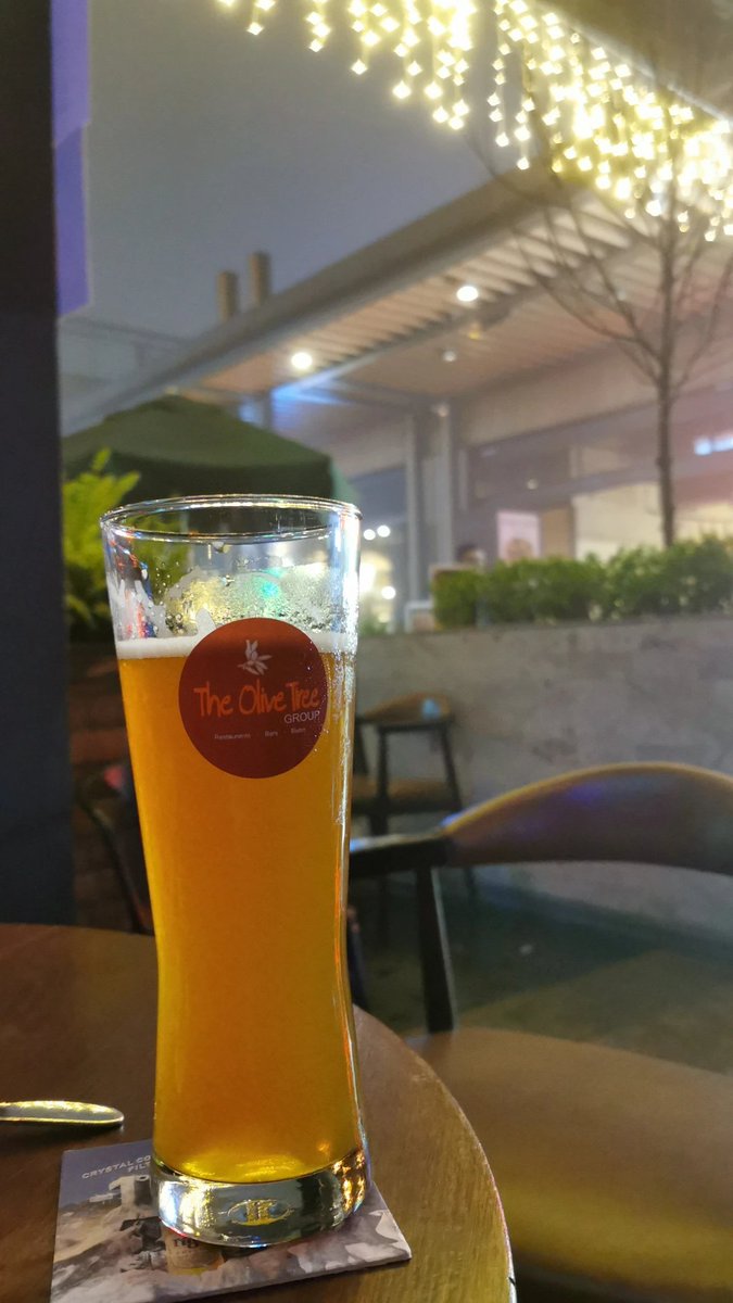 Jia_Run's tweet photo. Cooling with 🍺 https://t.co/vSn6qMR4HR