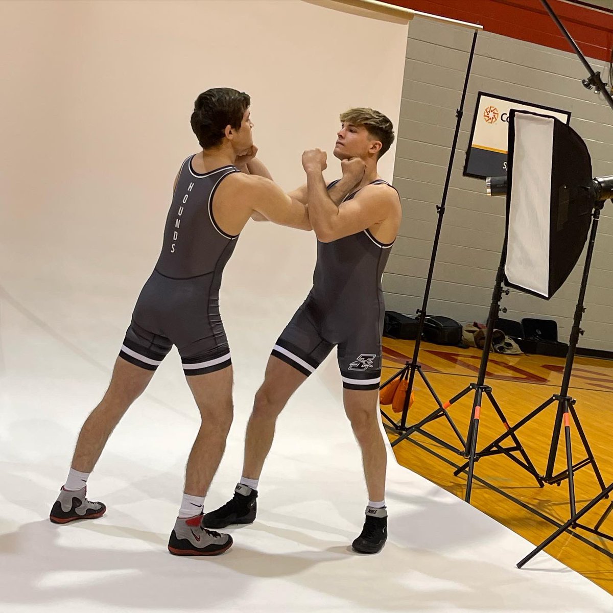 UIndyAthletics's tweet photo. 📸 Day for @uindywrestling 

Those new singlets tho… 🔥🔥 https://t.co/6lucGvB26U