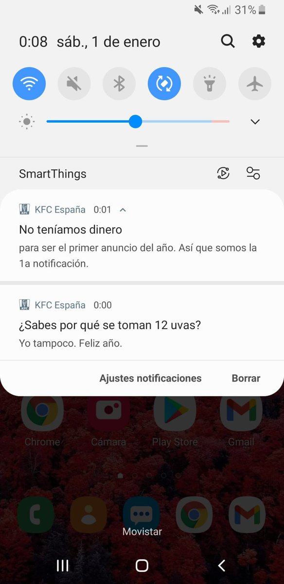 PaulaValdesM's tweet photo. La estrategia de comunicación de @KFC_ES se ha centrado fundamentalmente en las #RRSS, donde se encuentra su público y ha sabido adaptarse el resto de medios donde se mueve con humor.

Nada más comerme las uvas, mi primo me enseñó esta clara prueba de su buena ejecución👇🏻 https://t.co/Ir0JEBIdmp