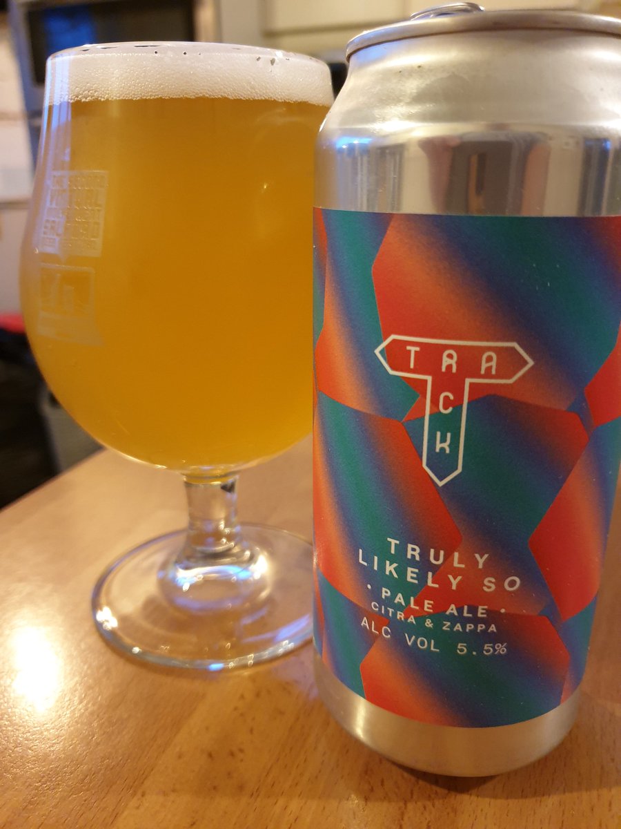 stupidboyjj's tweet photo. Sun's gone down on this bank holiday Monday so time to crack open one of my few remaining #VISBF2 beers, this is a work of art! @salfordbeerfest @trackbrewco https://t.co/lPmmrUIQ1K